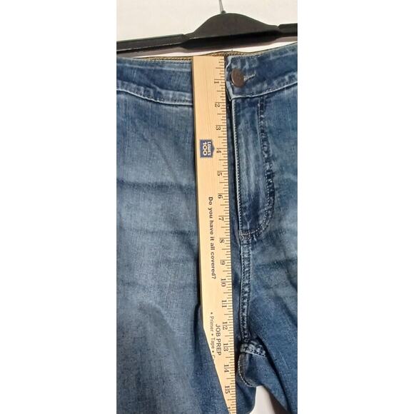 Lee Riders Indigo Women's 26W AVG Distressed Denim Shorts NWT - Picture 4 of 7